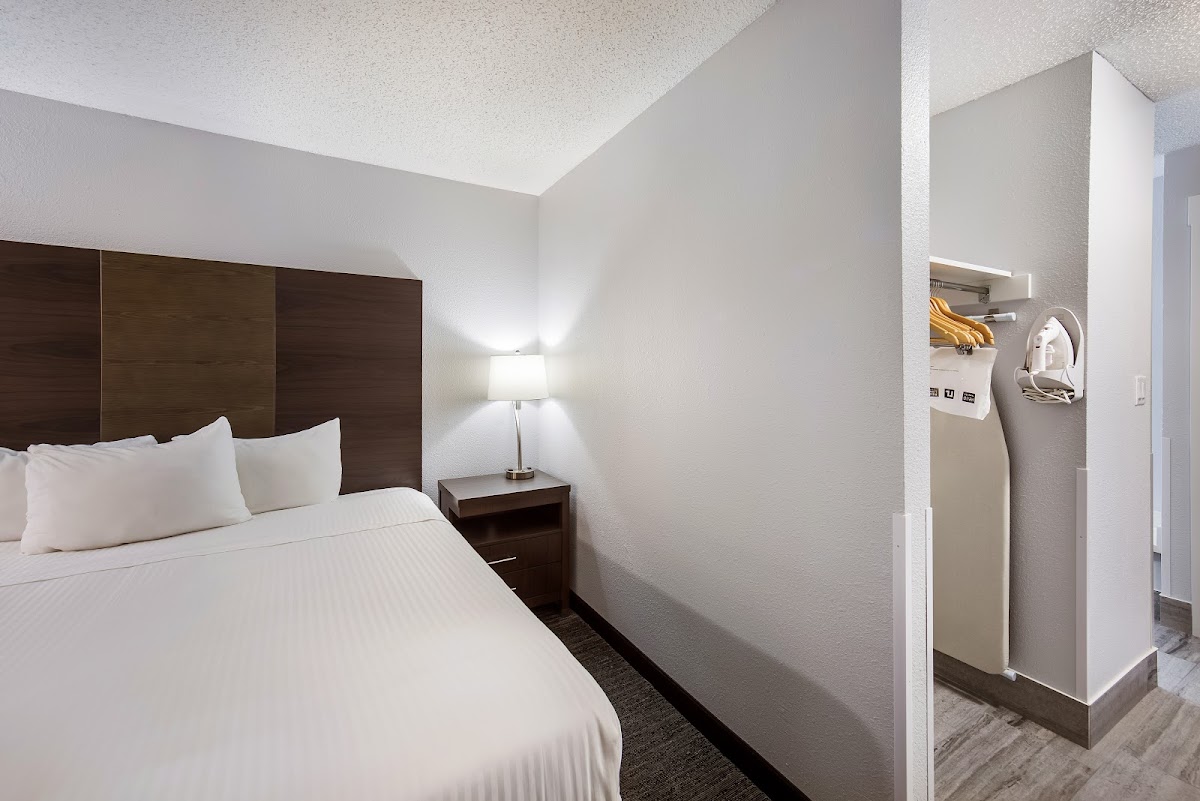 Red Lion Inn & Suites Grants Pass photo 2