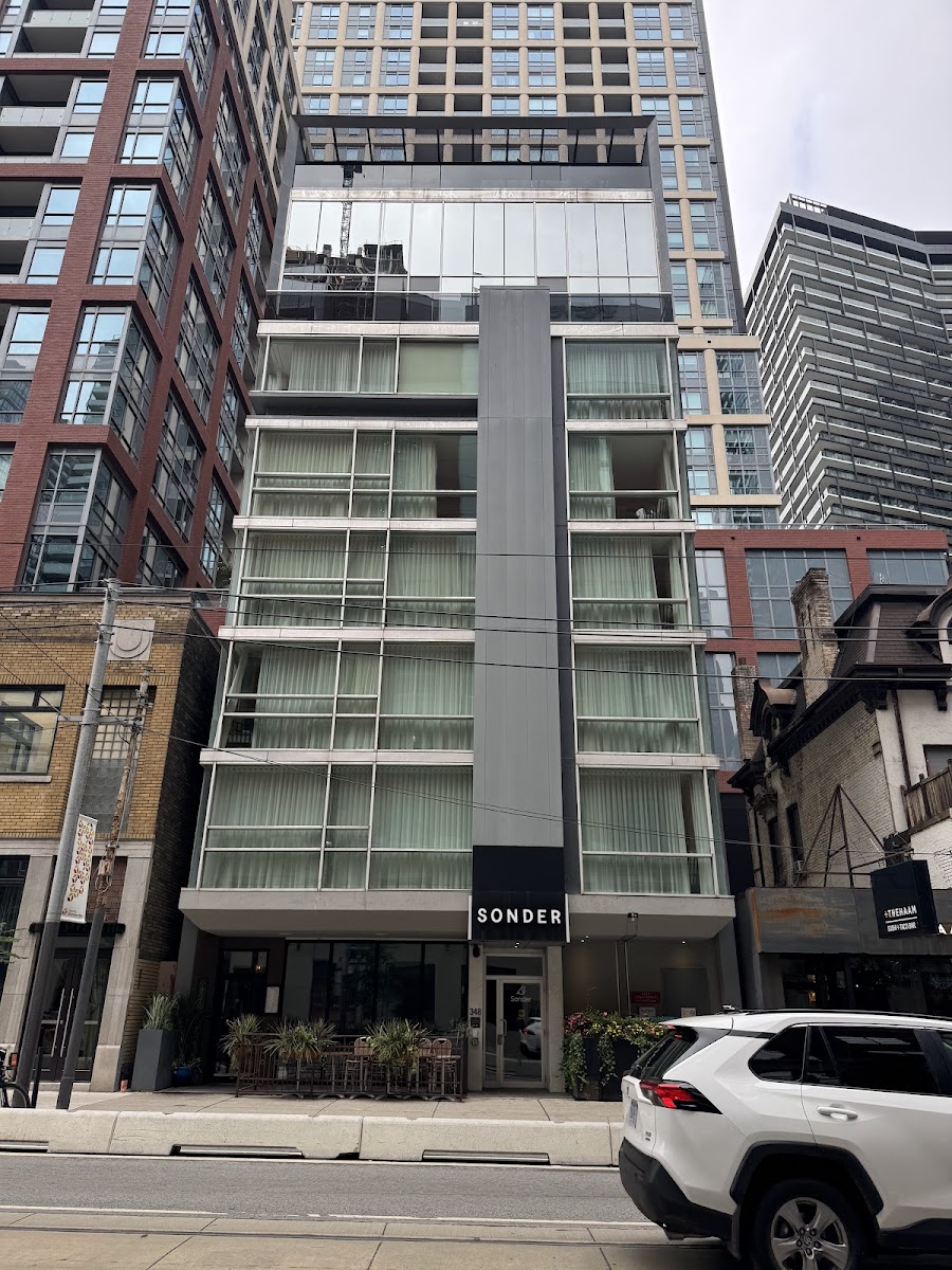 The Slate Hotel Downtown, Sonder