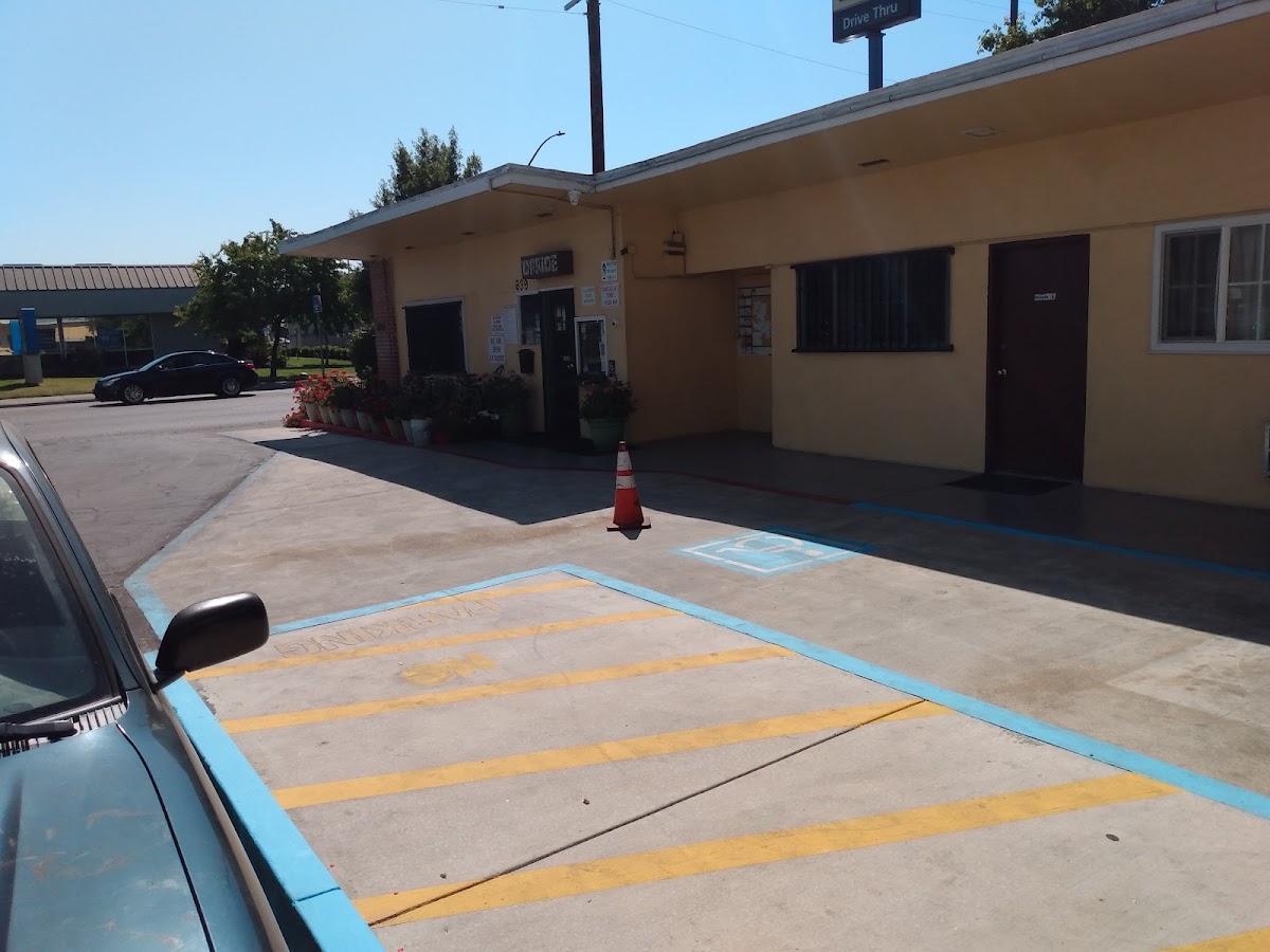 CREST MOTEL photo 2