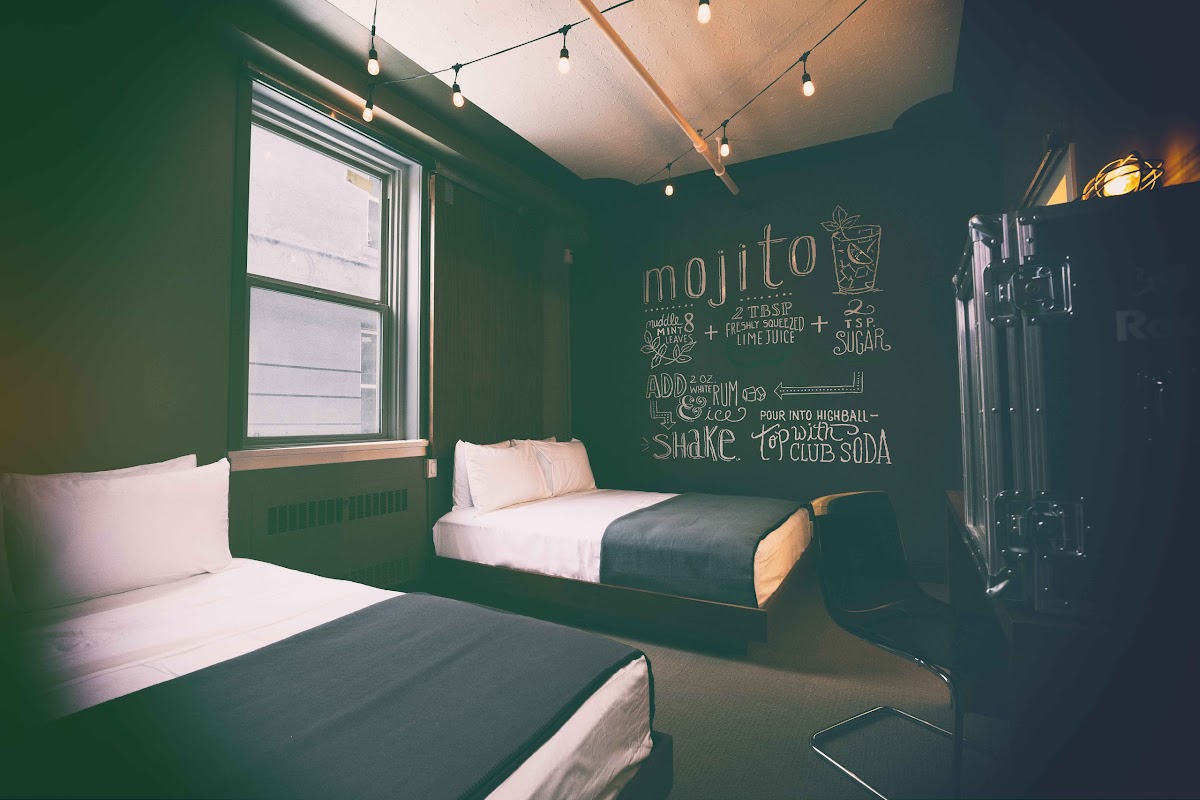 Crash Hotel Downtown Edmonton photo 3
