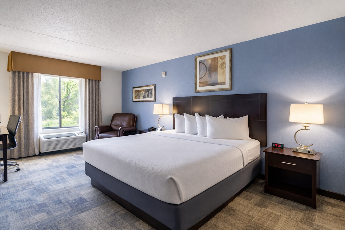 Greenfield Inn & Suites Owensboro, KY Airport photo 2