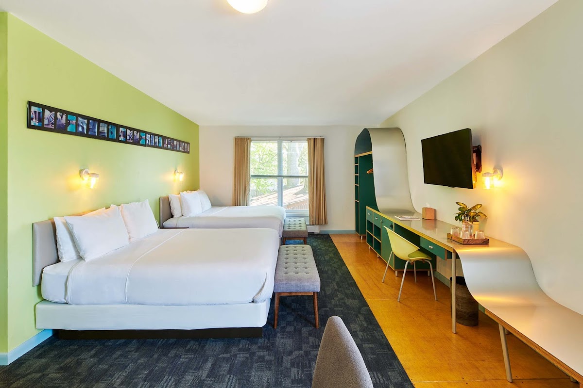 Greenporter Hotel photo 2