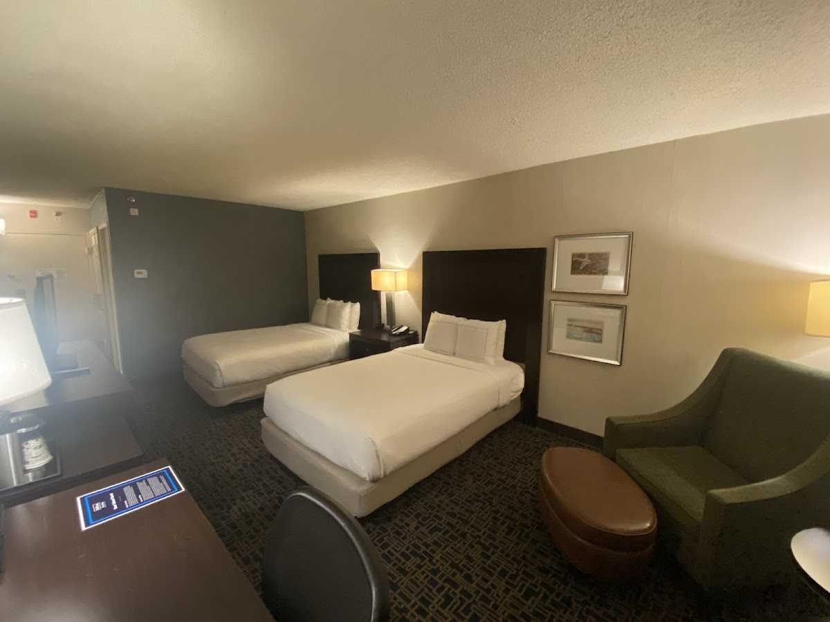 DoubleTree by Hilton Hotel Baltimore - BWI Airport photo 2