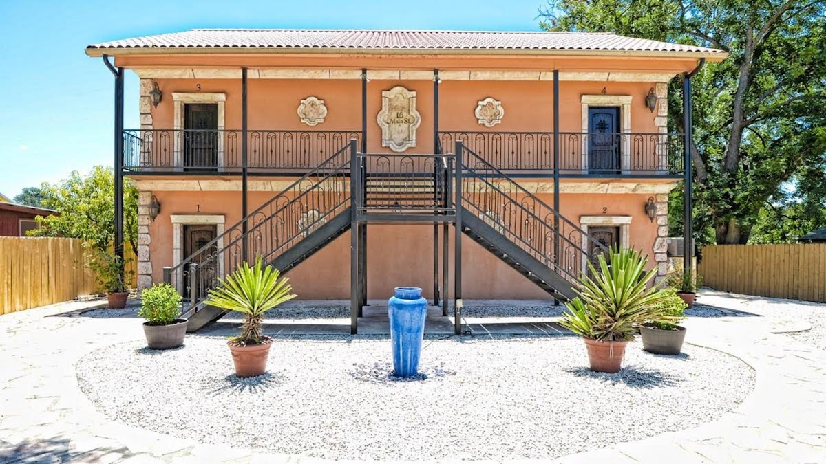 Blanco Riverside Getaway Villas