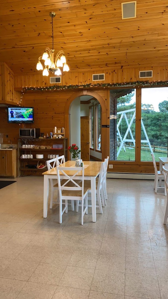 Guggisberg Swiss Inn-Ohio Amish Country photo 2