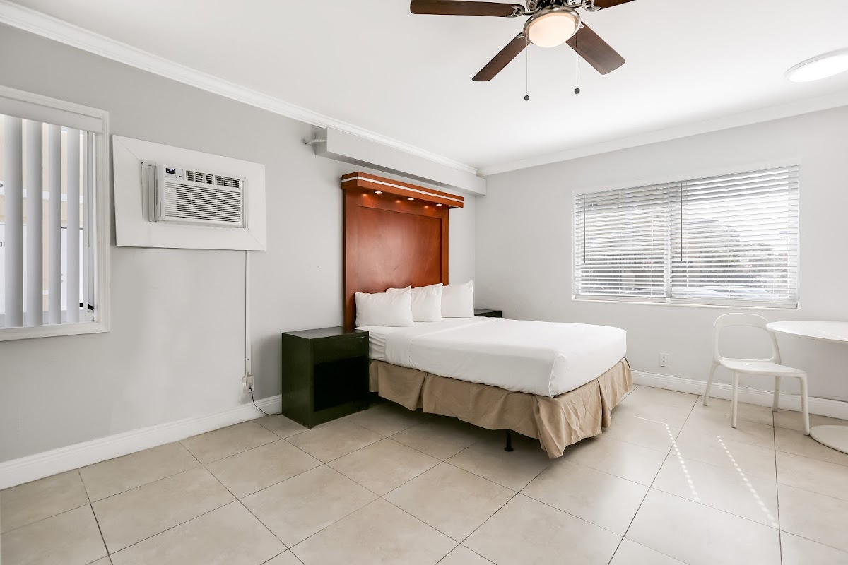 Grenier's Hollywood Beach Hotels