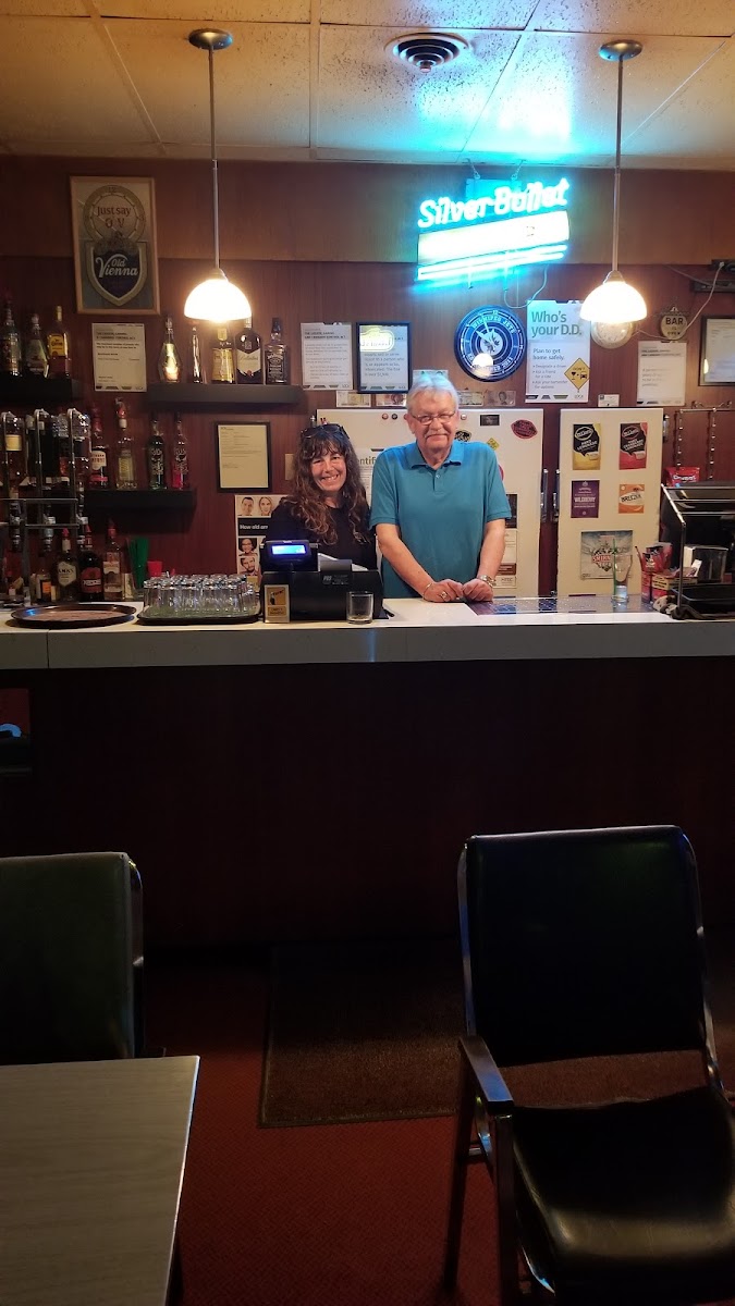 Garson Hotel & Vendor photo 3
