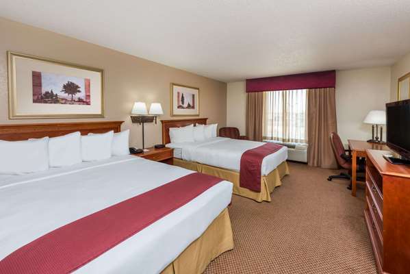 Seasons Inn & Suites Highland (Former - Baymont by Wyndham Highland) photo 2