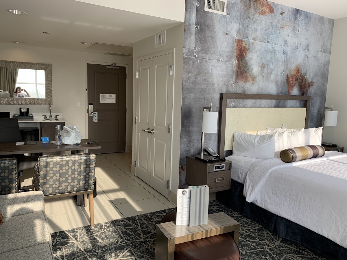Embassy Suites by Hilton San Antonio Brooks Hotel & Spa photo 2