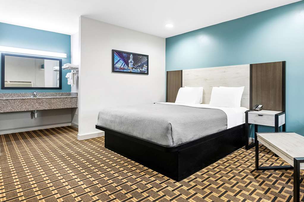 SureStay by Best Western Huntsville University Area photo 2