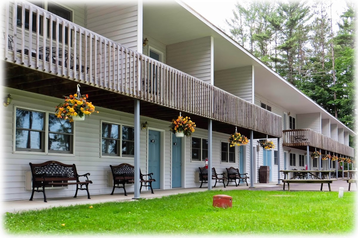 Bayside Inn & Marina