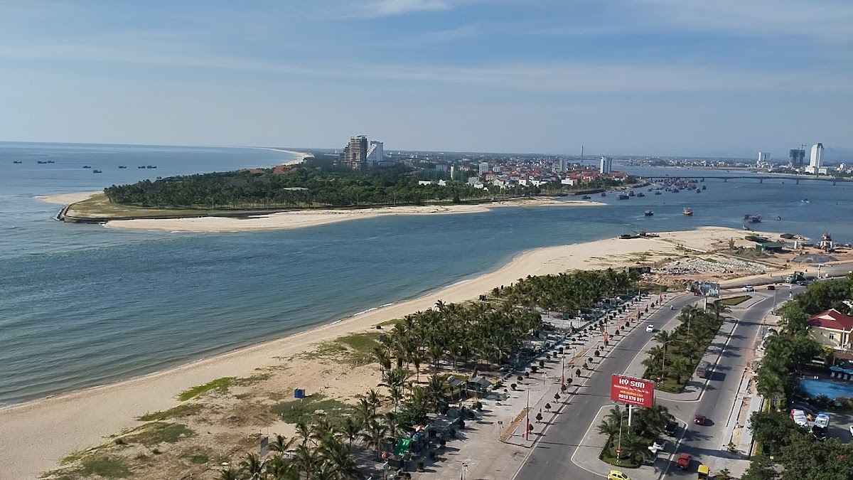 Biển Nhật Lệ