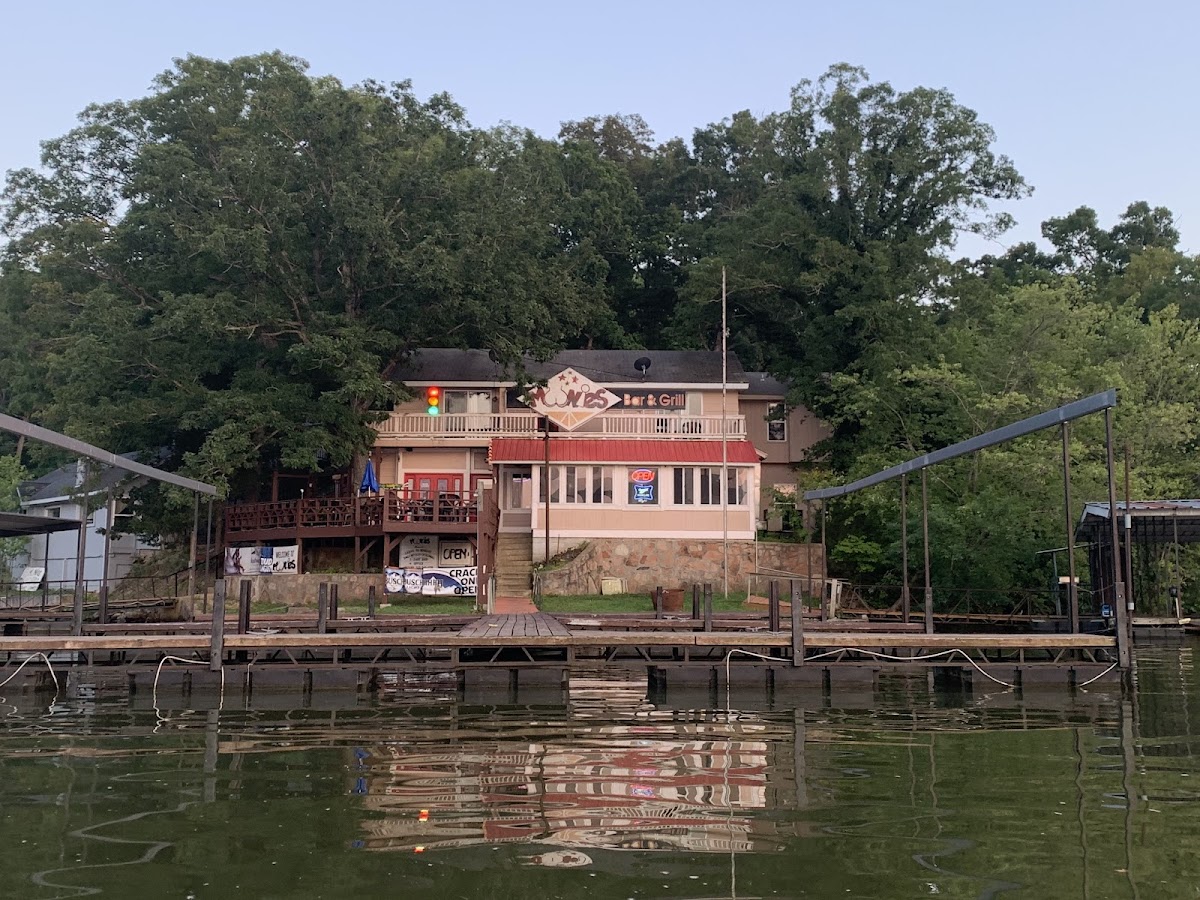Moonies Resort Bar and Grill