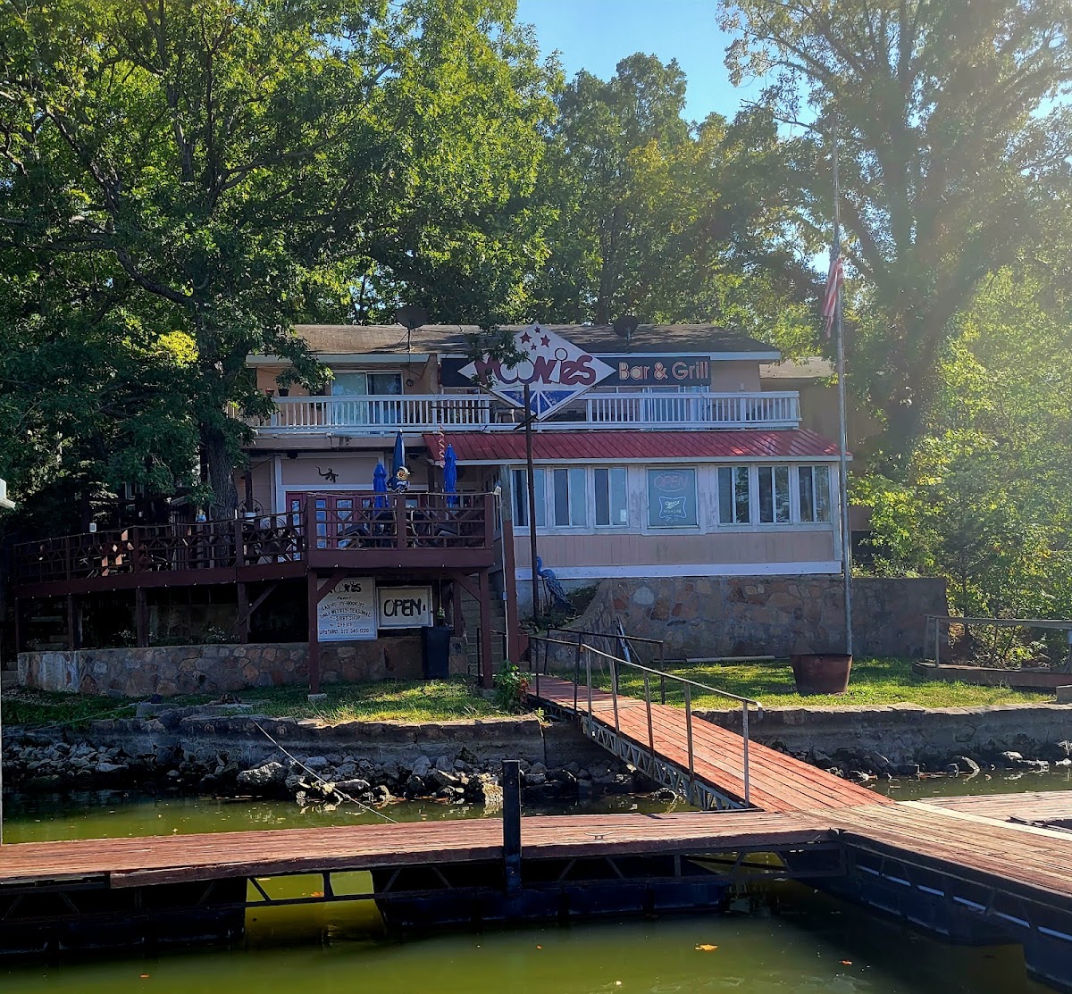 Moonies Resort Bar and Grill photo 2