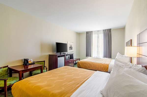 Quality Inn & Suites Near Tanger Outlet Mall photo 2