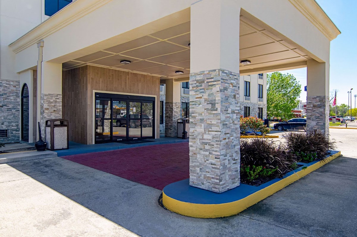 Quality Inn & Suites Near Tanger Outlet Mall photo 3