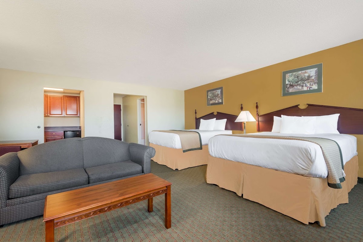 Days Inn by Wyndham Norton photo 2