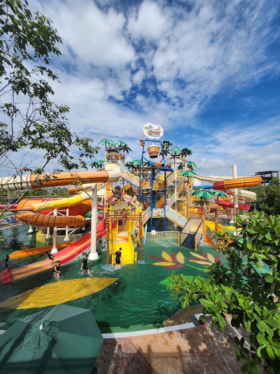 SplashMania WaterPark