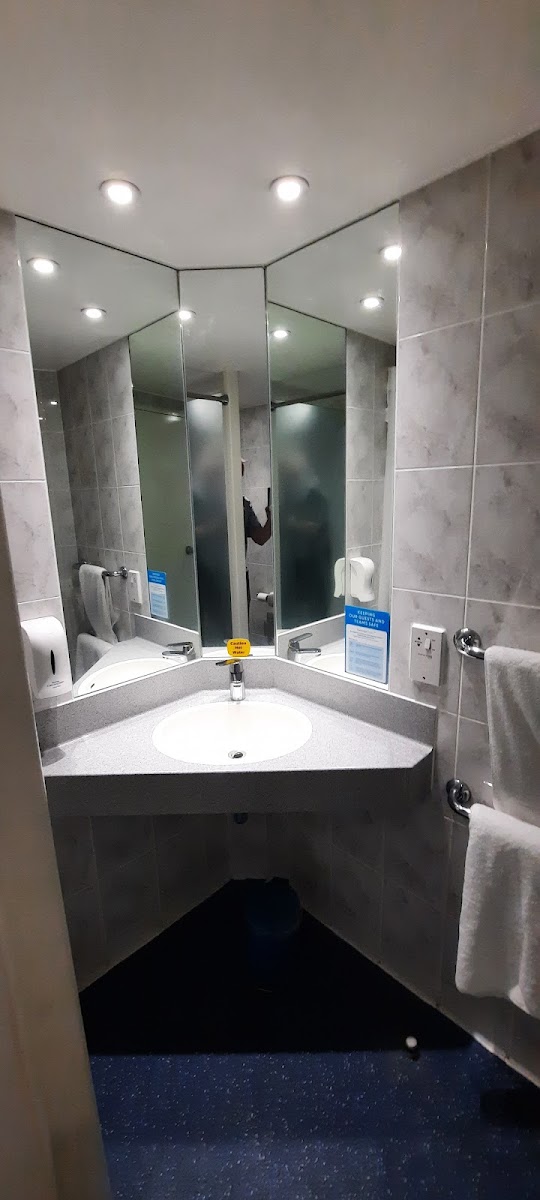 Travelodge Liverpool Aigburth photo 2