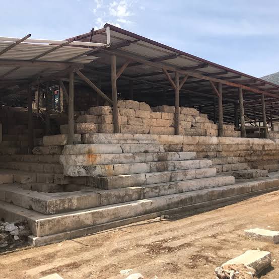 Hekatomnos Anıt Mezarı ve Kutsal Alanı