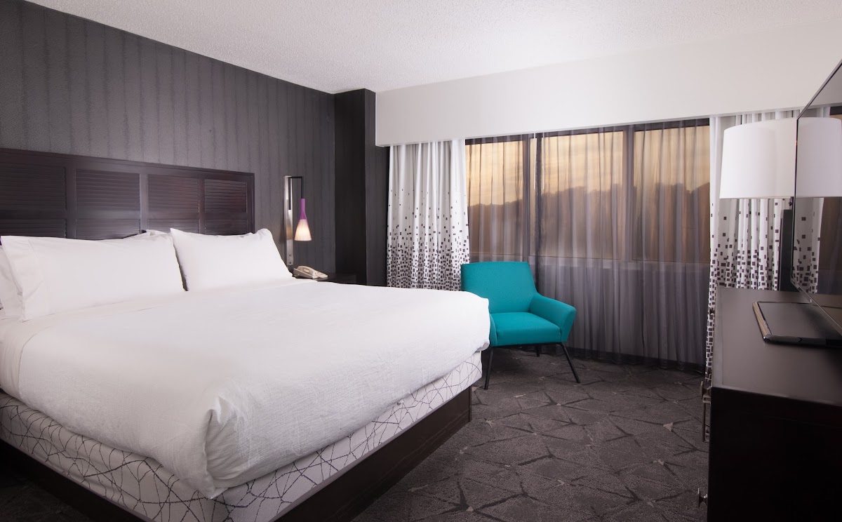 Embassy Suites by Hilton Raleigh Crabtree photo 2