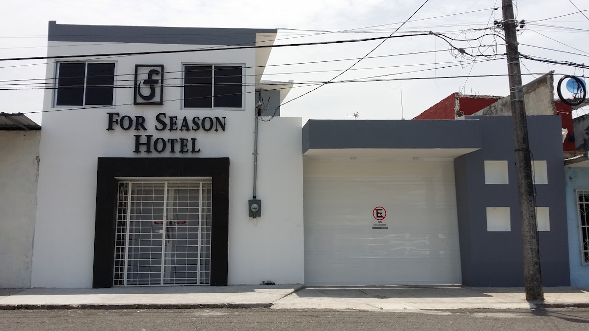 For Season Hotel
