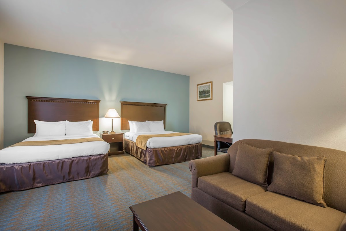 Comfort Suites Tulare Sequoia Gateway photo 2