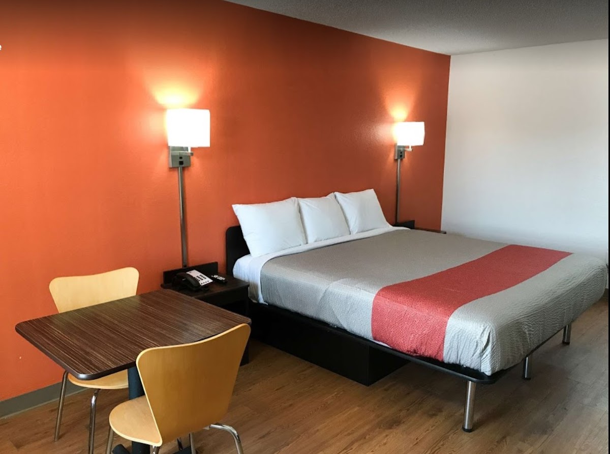 Motel 6 Bryan, TX - University Area
