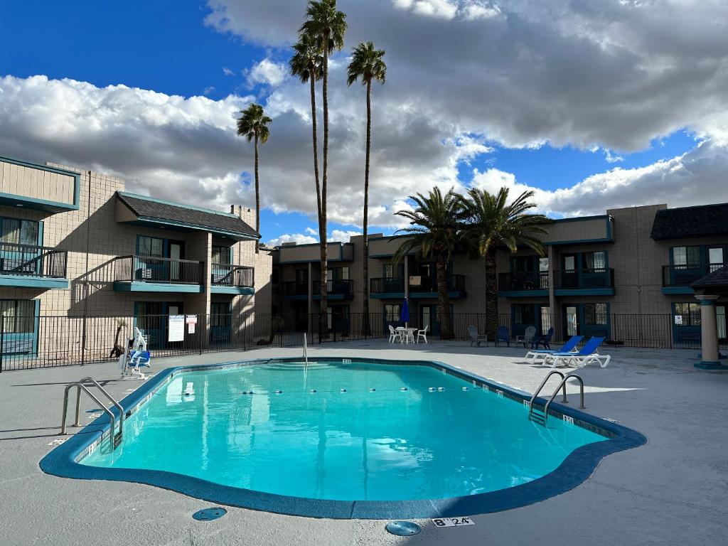 Super 8 by Wyndham Mesa Downtown Near Convention Center