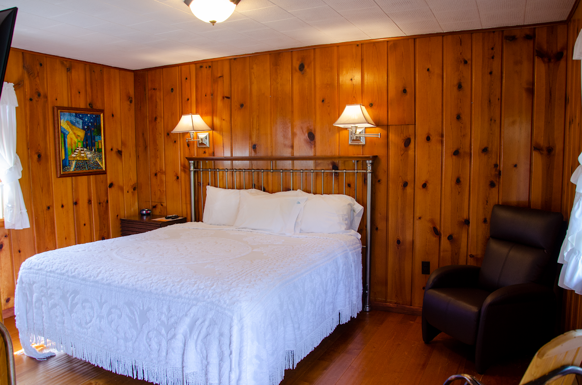 Ludington Blue Spruce Inn photo 3