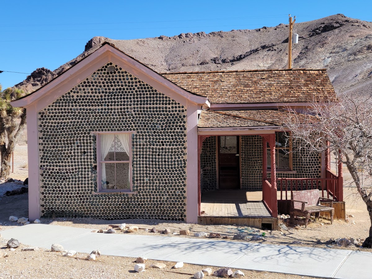 Tom Kelly's Bottle House