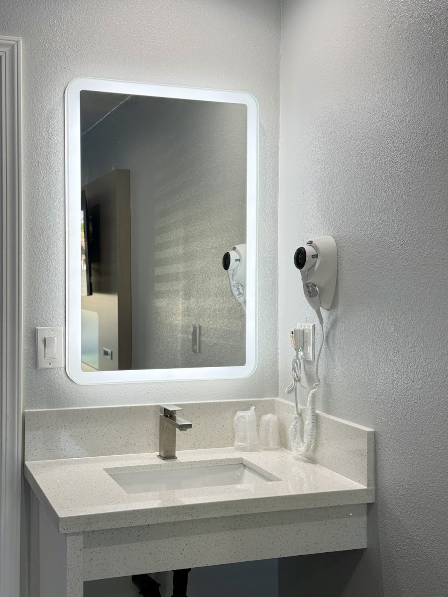 Royale Inn photo 3