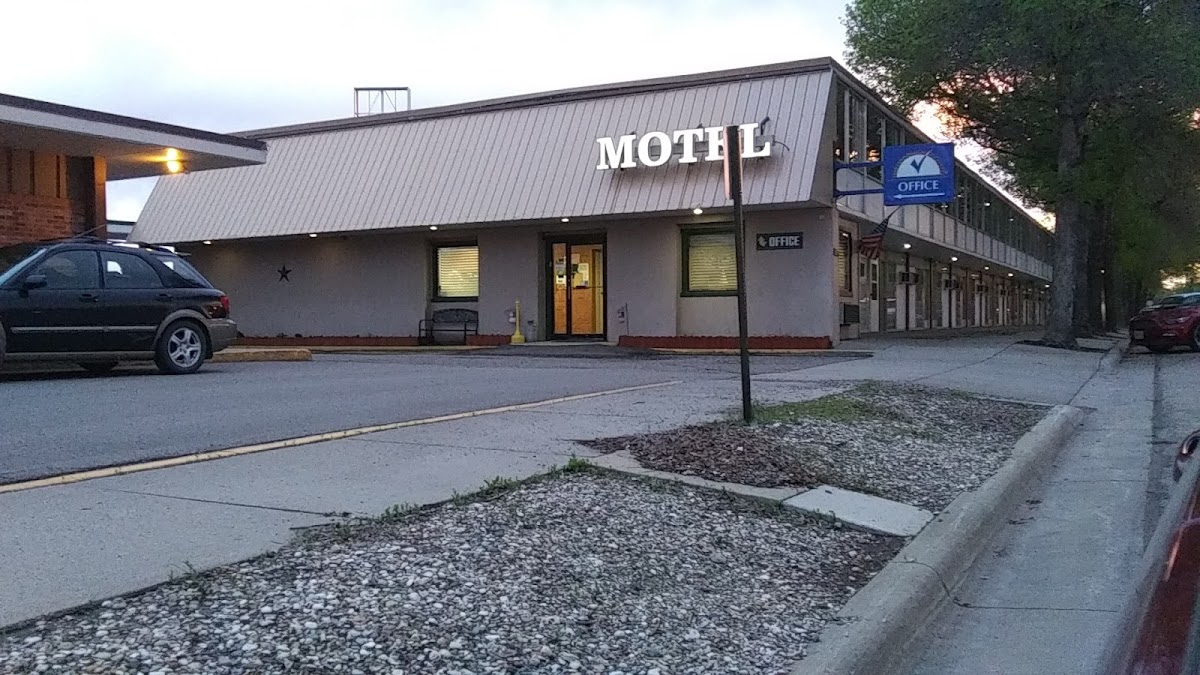 Pierre Inn & Suites
