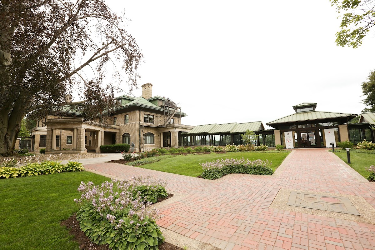 Arts & Education at the Hoyt