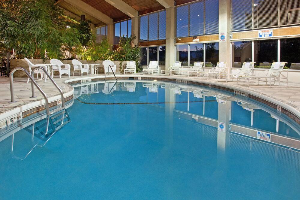 Days Inn by Wyndham Warren photo 2