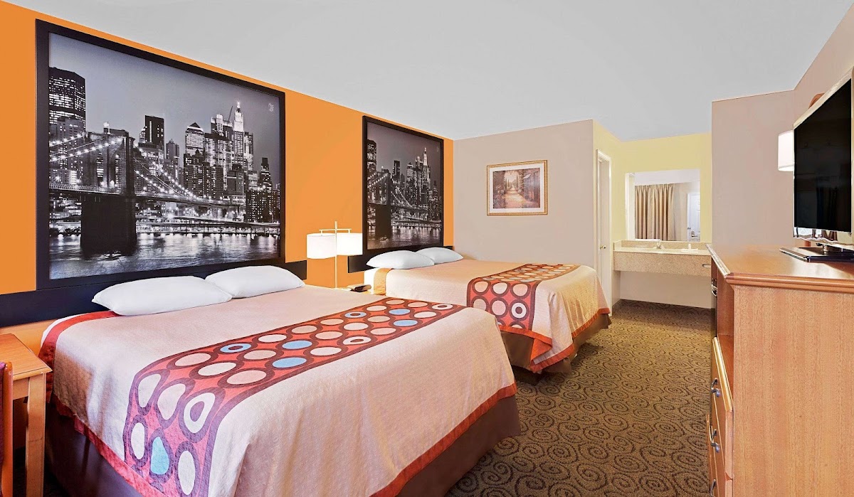 Super 8 by Wyndham Siloam Springs photo 2