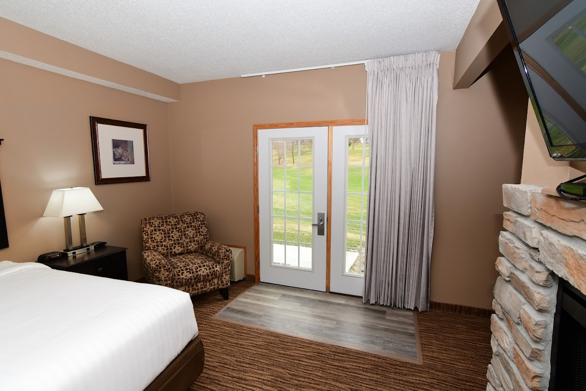 Cobblestone Inn & Suites - Denison | Majestic Hills photo 2