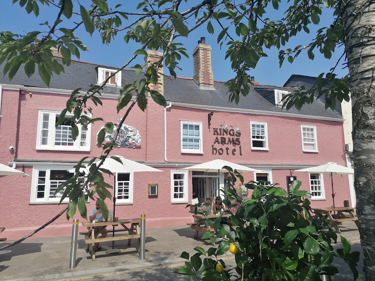Kings Arms Hotel photo 3