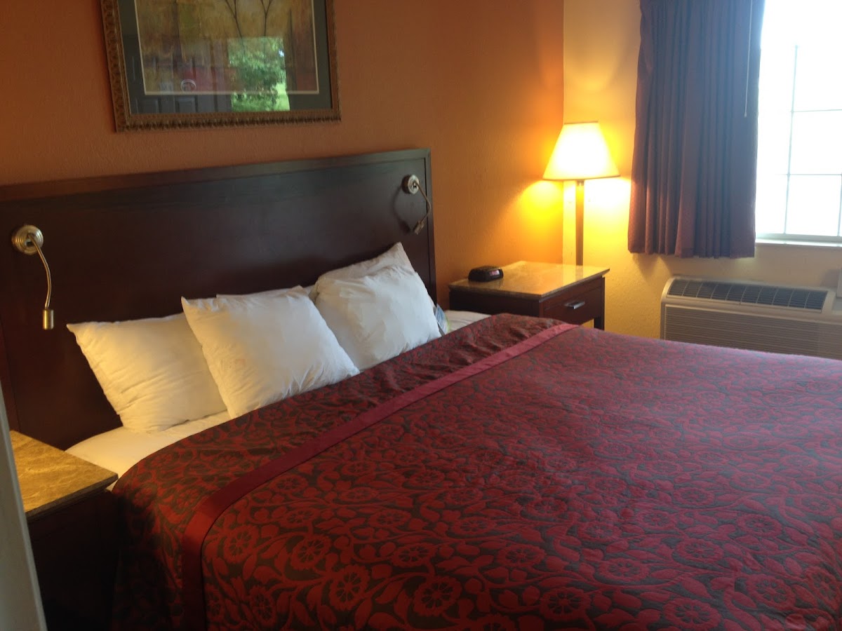 Red Carpet Inn & Suites Lima (Listing Partner) photo 3