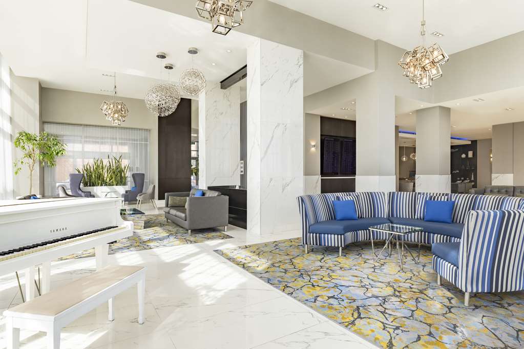 Embassy Suites by Hilton Toronto Airport photo 2