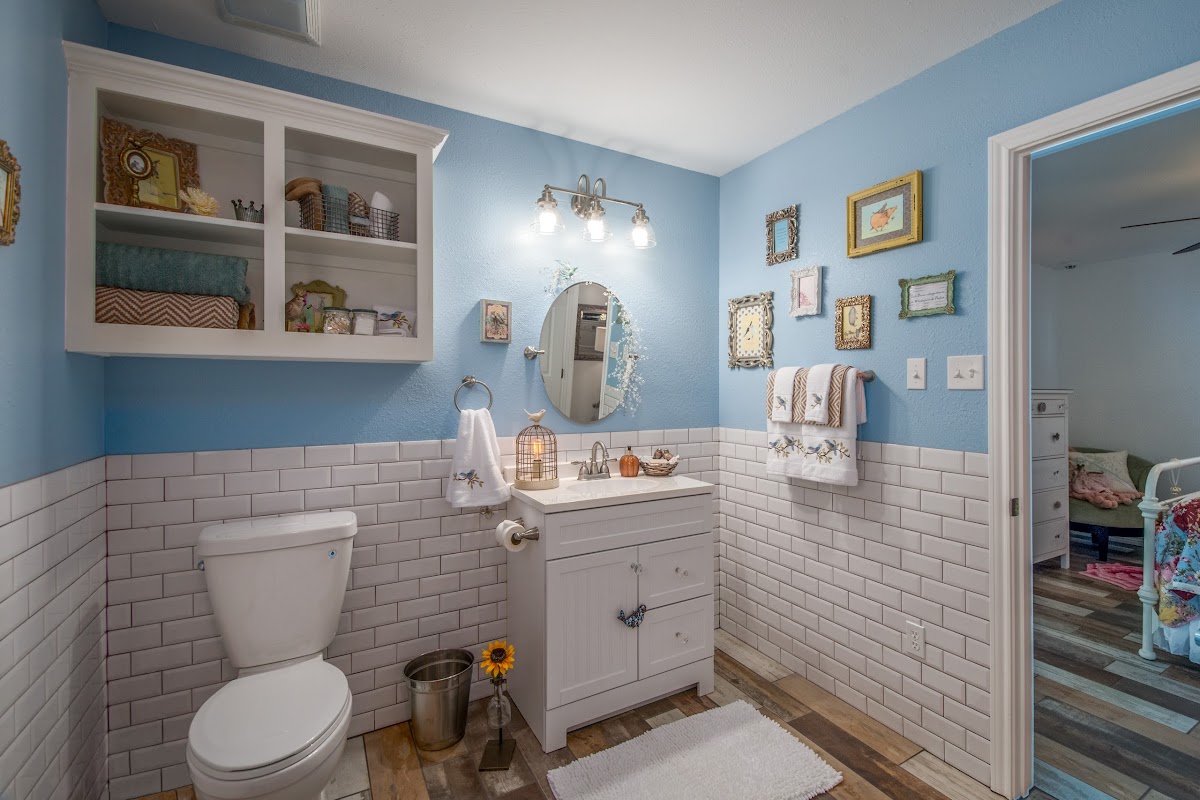 Tiny Bluebird Cottage photo 3