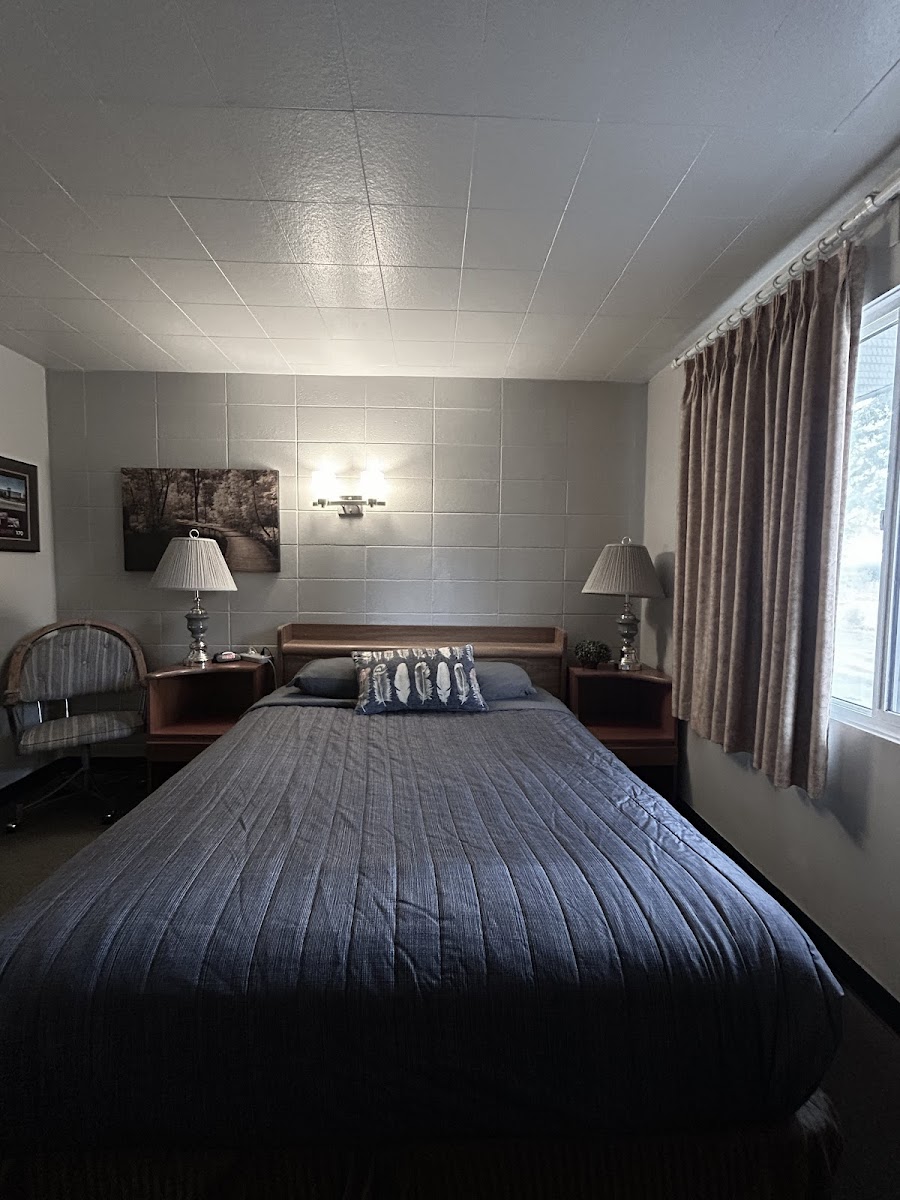 Athabasca Hillside Motel photo 2