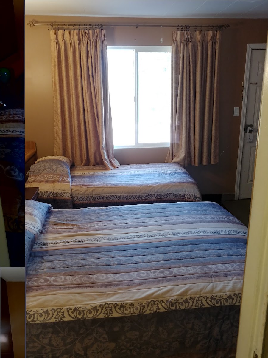 Athabasca Hillside Motel photo 3