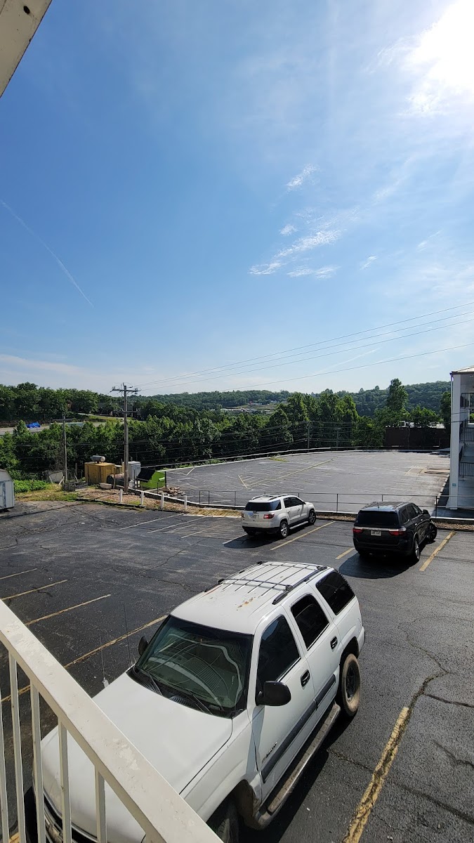 Whispering Hills Inn photo 2