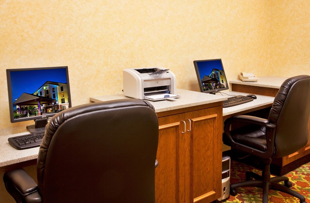 Holiday Inn Express & Suites Port Richey by IHG photo 2