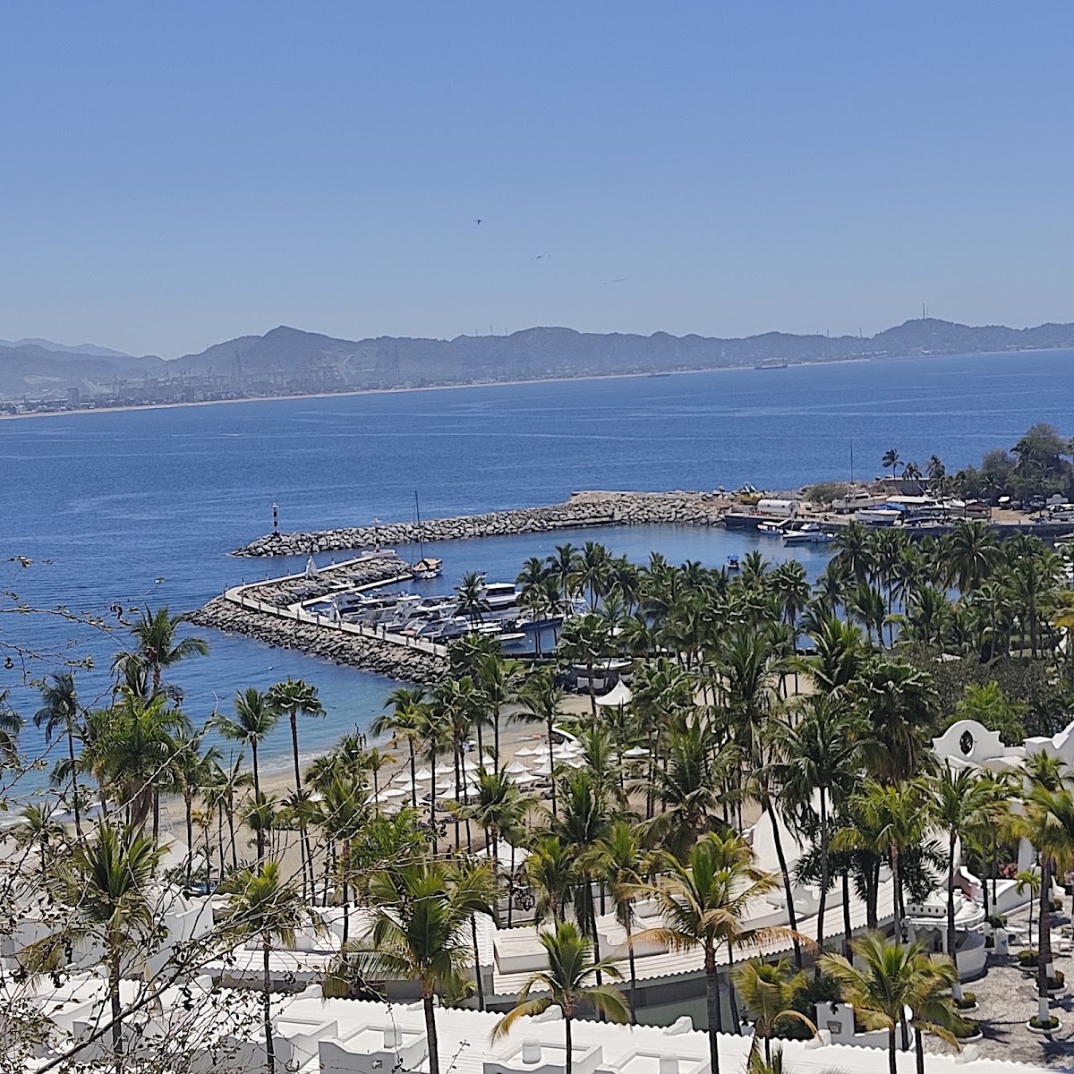 Playa Las Hadas