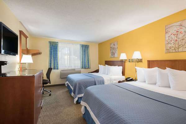 Days Inn by Wyndham Greenfield photo 2