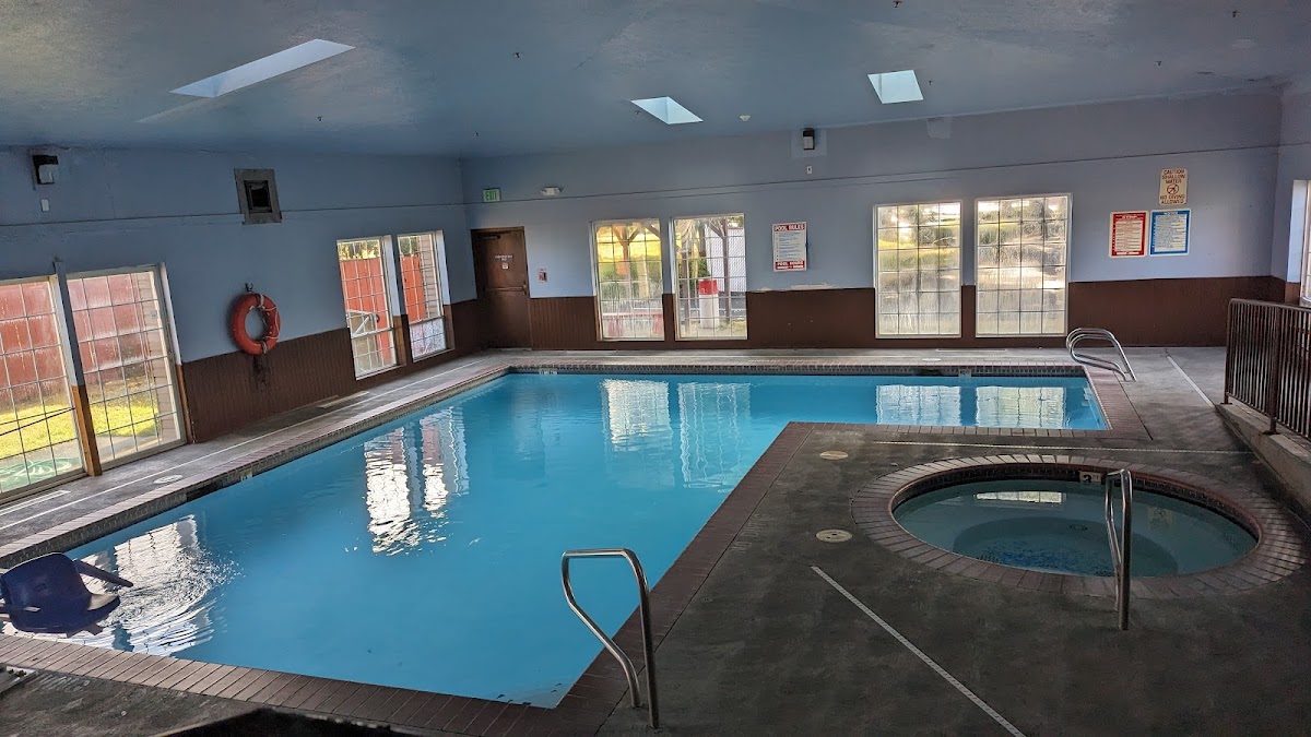 Bridgeway Inn & Suites Portland Airport