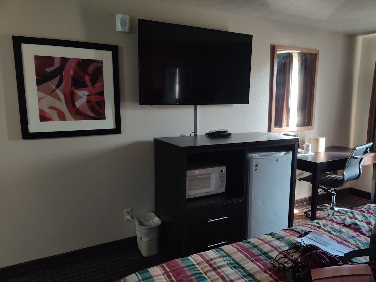 Bridgeway Inn & Suites Portland Airport photo 2