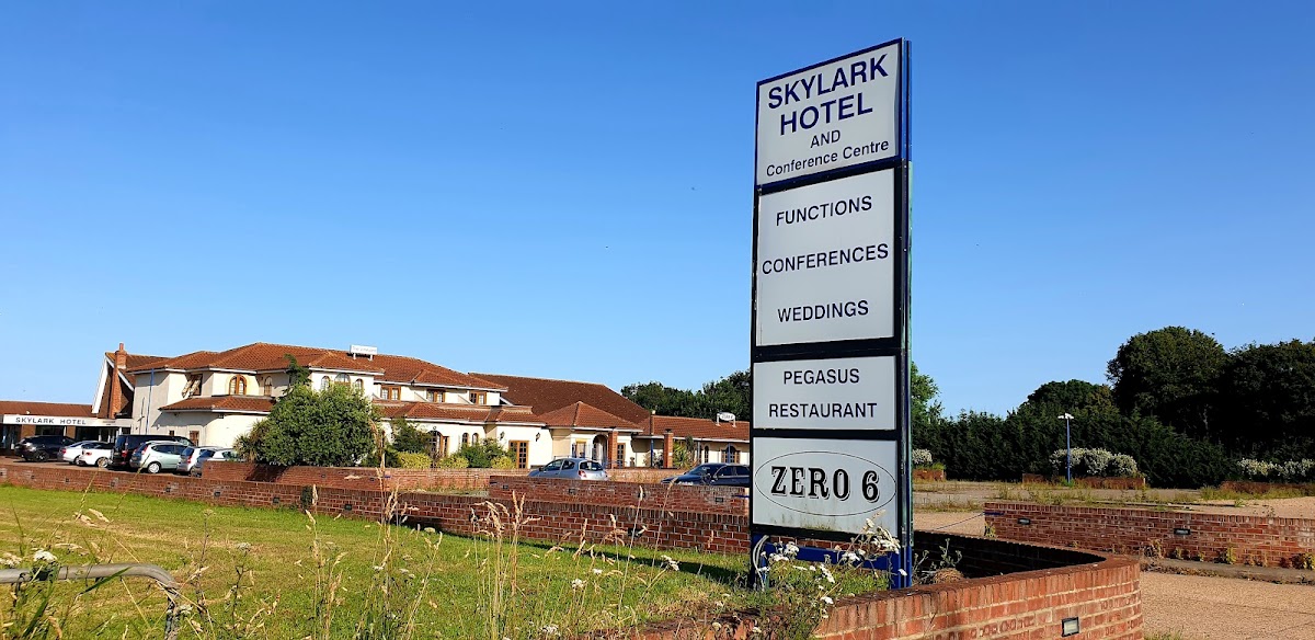 Skylark Hotel photo 3